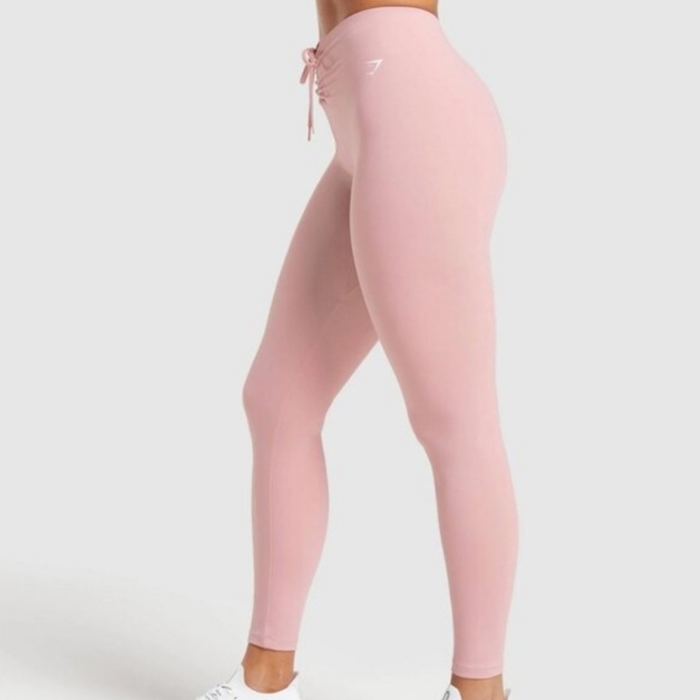 Gymshark Ruched leggings.  Medium. Pink - Picture 5 of 7